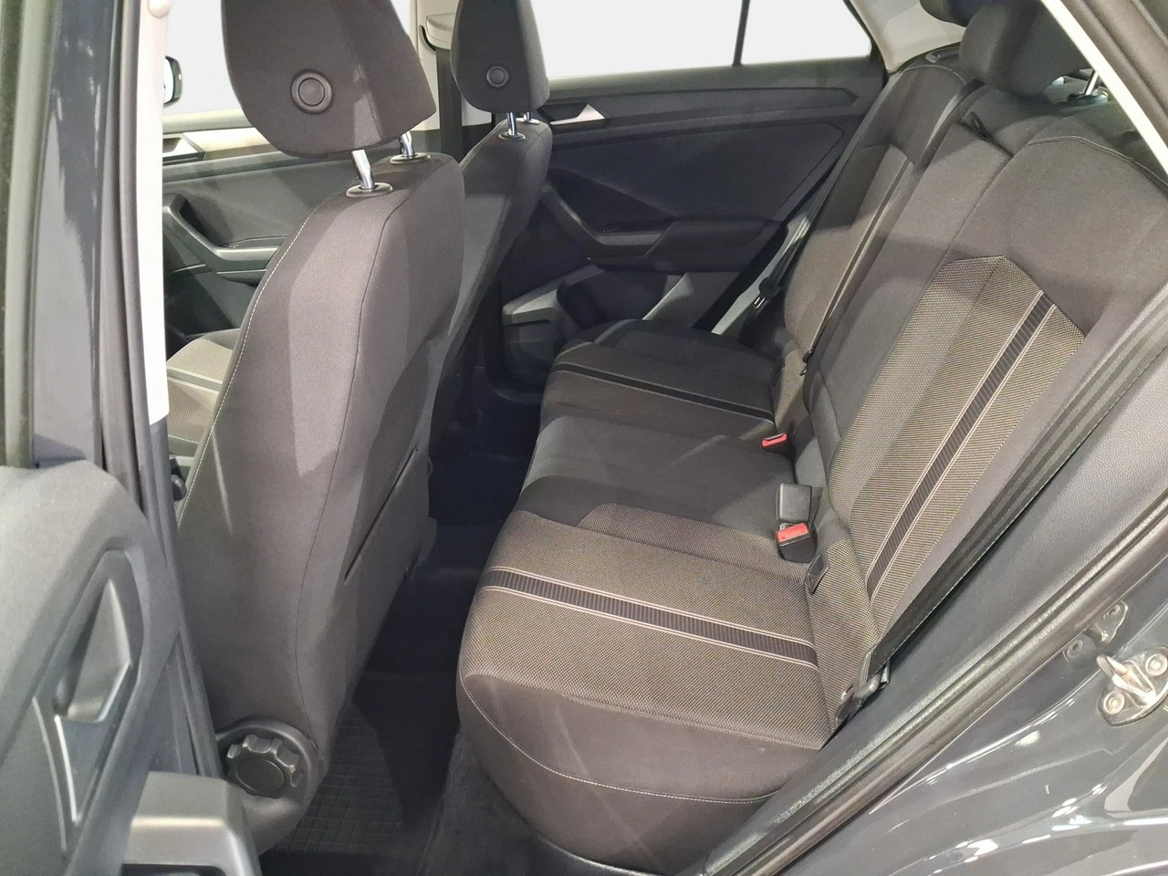 Volkswagen T-Roc - Zdjęcie 12