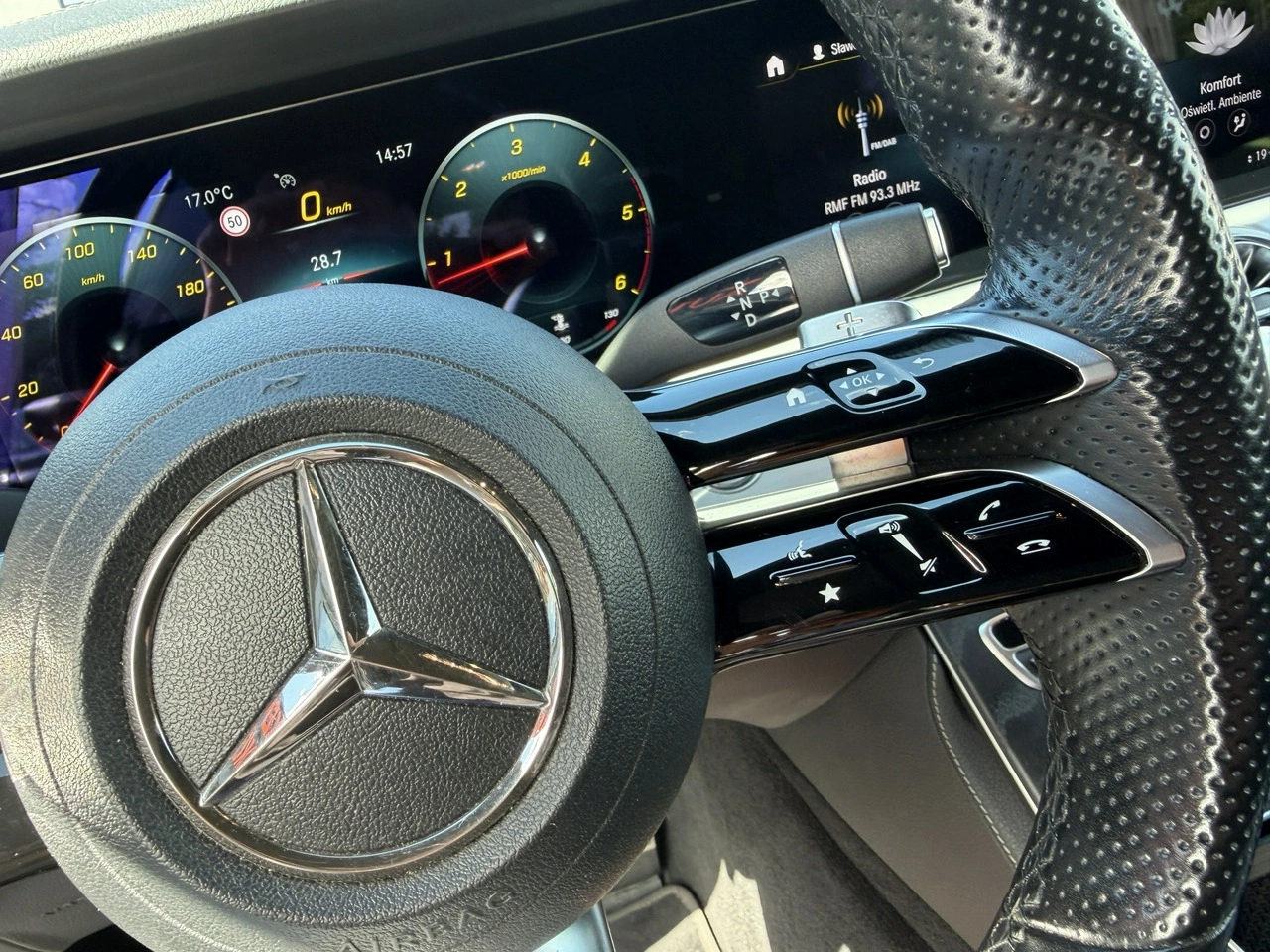 Mercedes E 220 - Zdjęcie 17