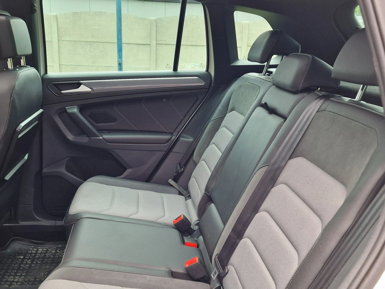 Volkswagen Tiguan - Zdjęcie 18