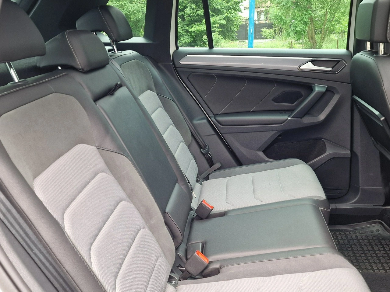 Volkswagen Tiguan - Zdjęcie 25