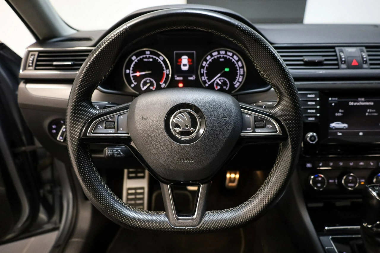 Skoda Superb - Zdjęcie 14