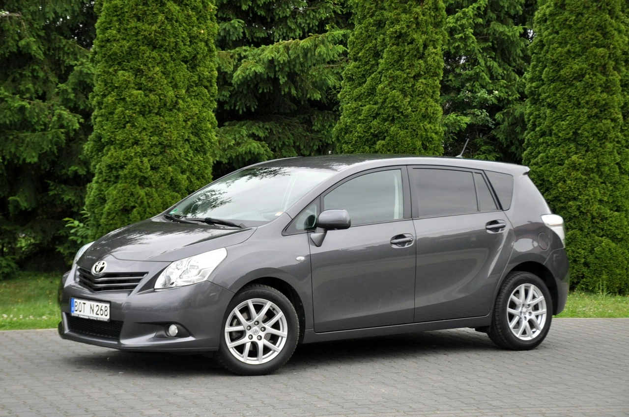 Toyota Verso - Zdjęcie 10