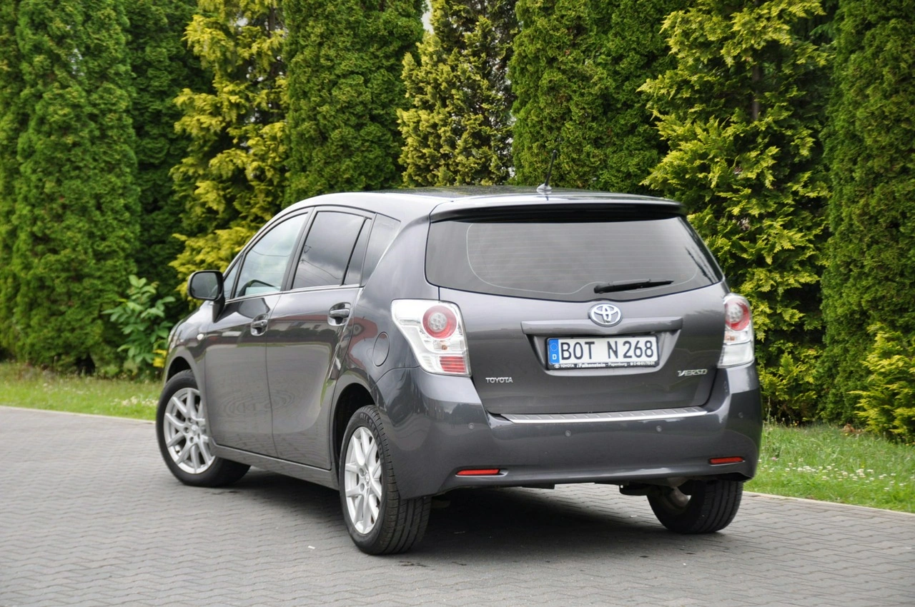 Toyota Verso - Zdjęcie 13