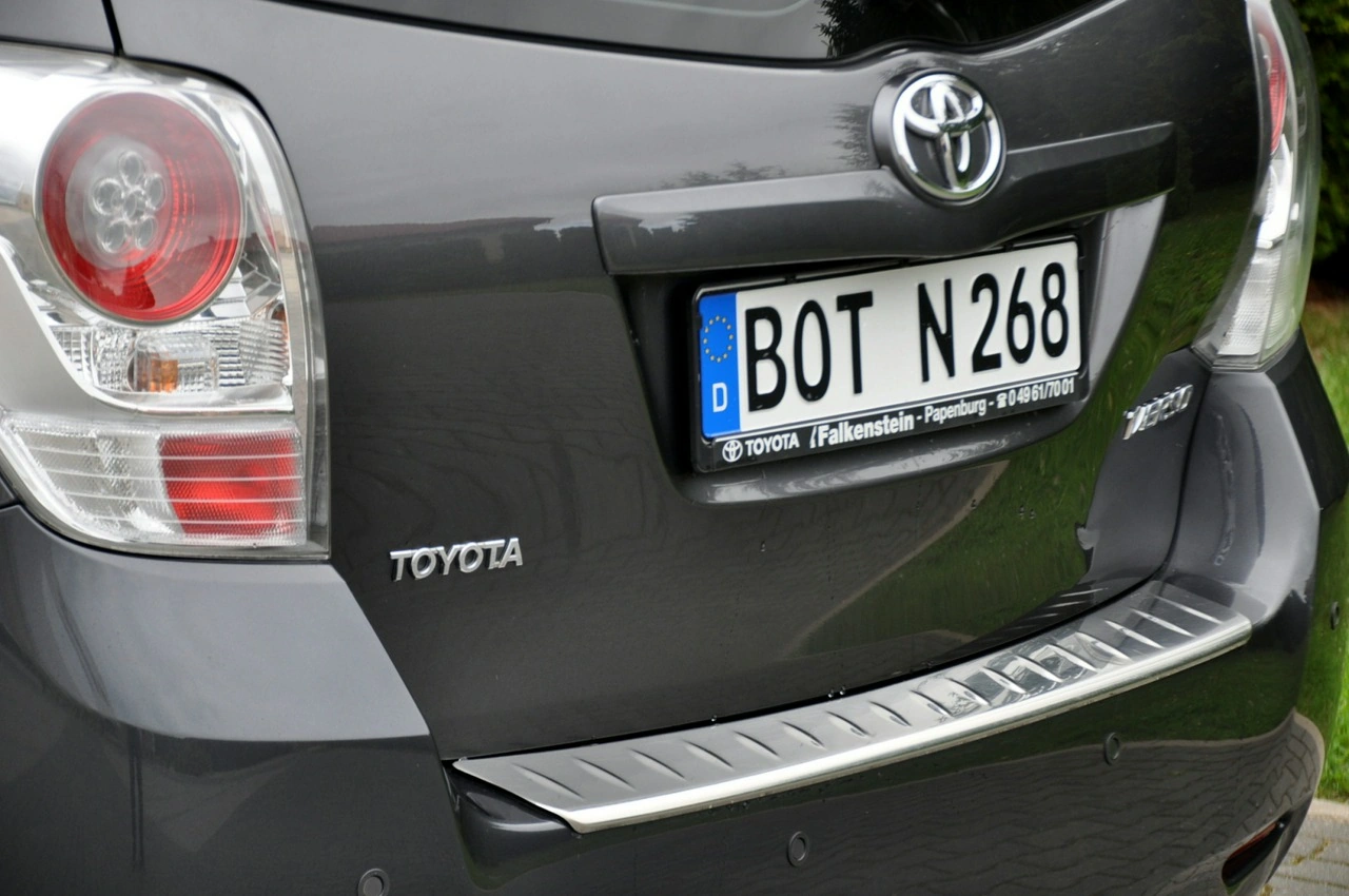 Toyota Verso - Zdjęcie 15