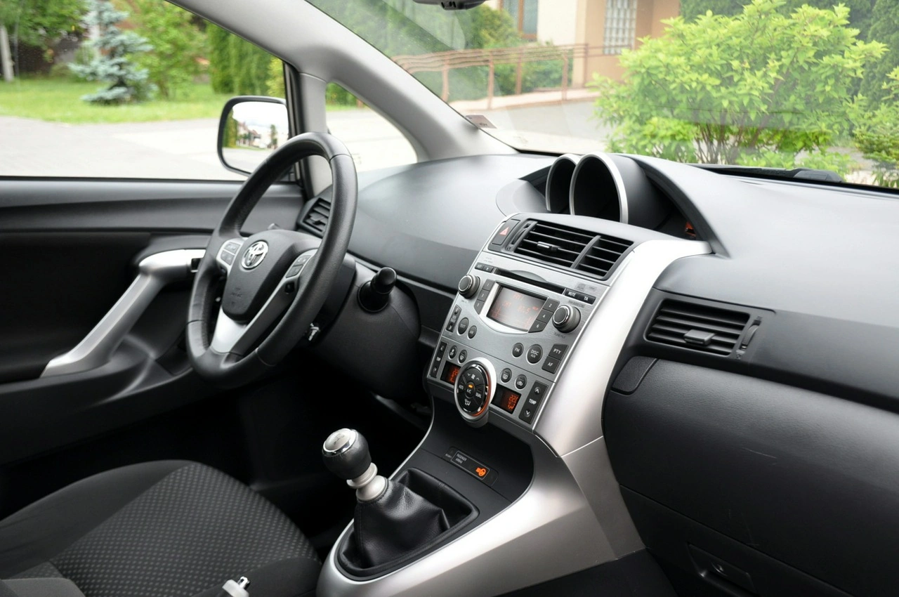 Toyota Verso - Zdjęcie 17