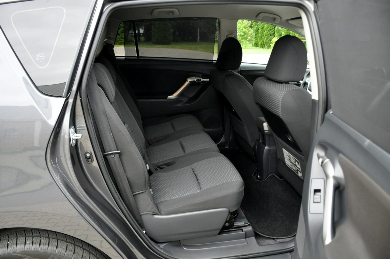 Toyota Verso - Zdjęcie 18