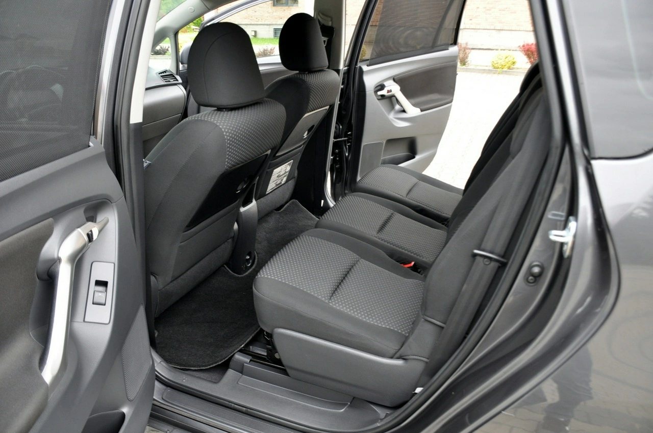 Toyota Verso - Zdjęcie 20
