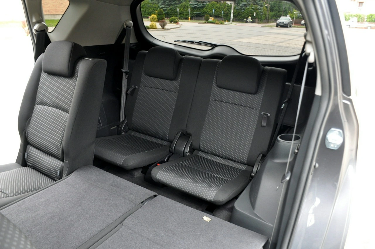 Toyota Verso - Zdjęcie 21