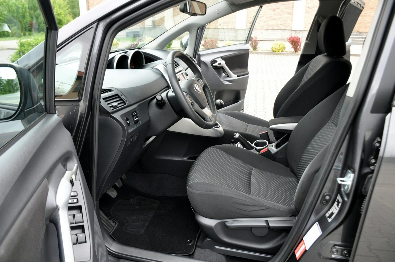 Toyota Verso - Zdjęcie 22