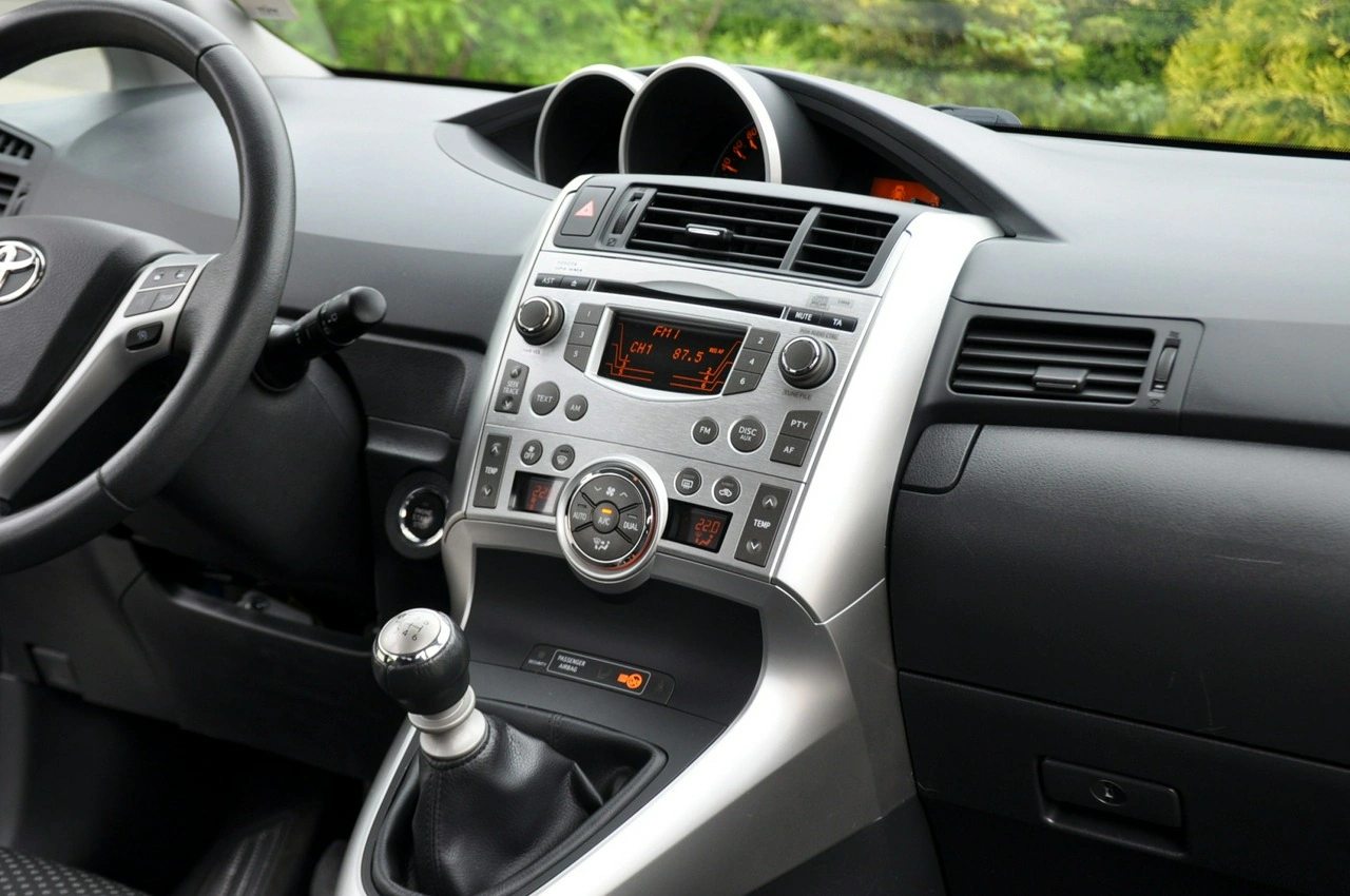 Toyota Verso - Zdjęcie 27