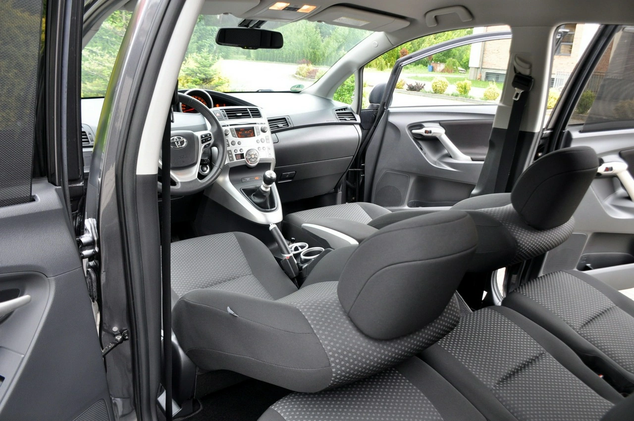 Toyota Verso - Zdjęcie 28