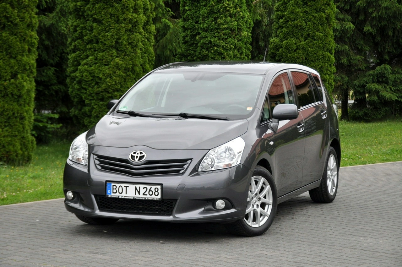 Toyota Verso - Zdjęcie 8