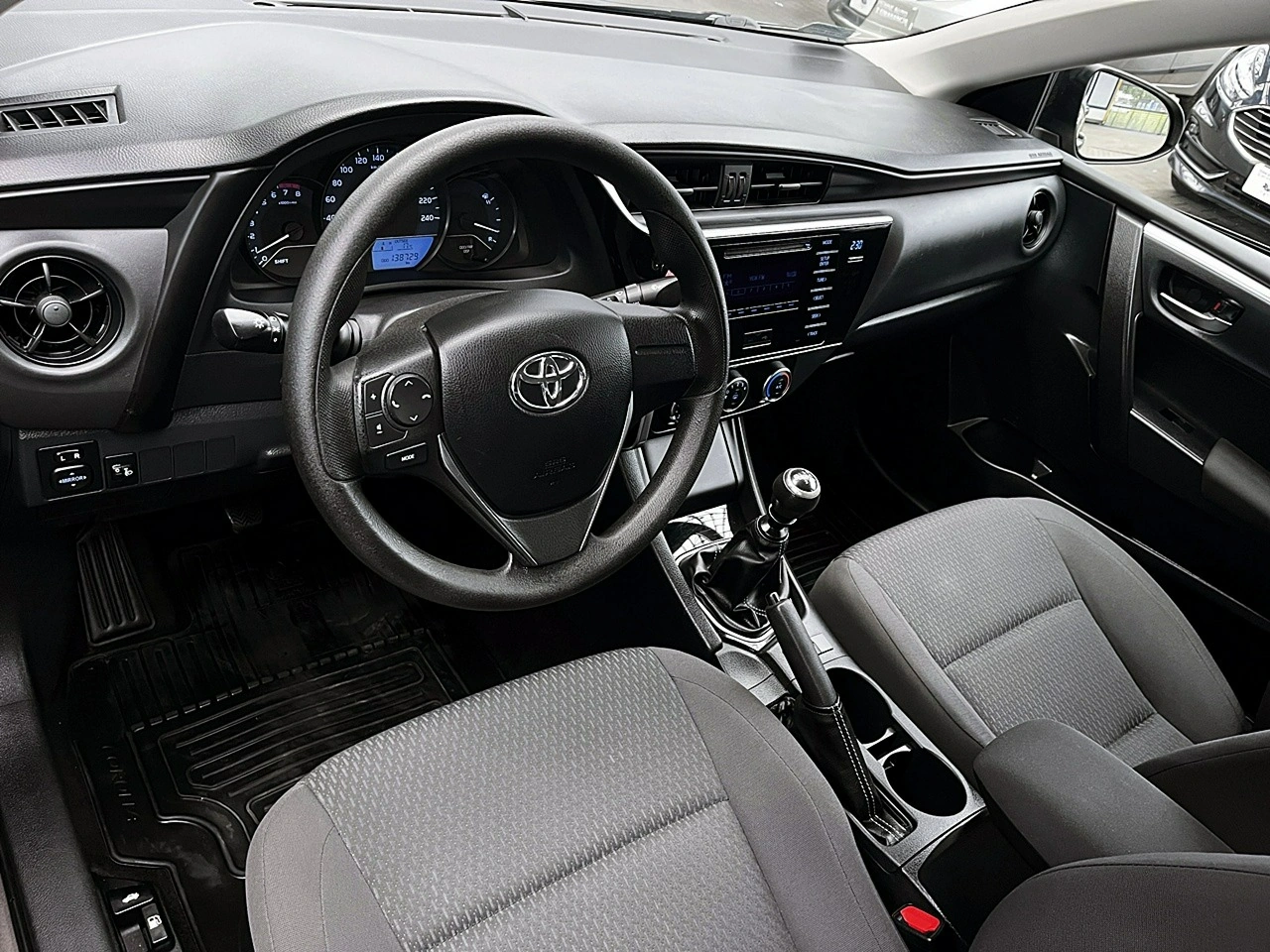 Toyota Corolla - Zdjęcie 15