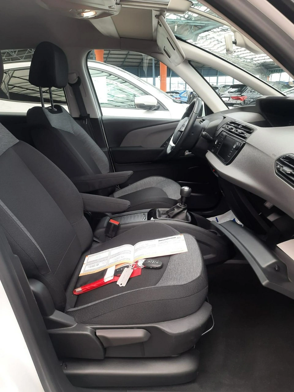 Citroën C4 Picasso - Zdjęcie 17