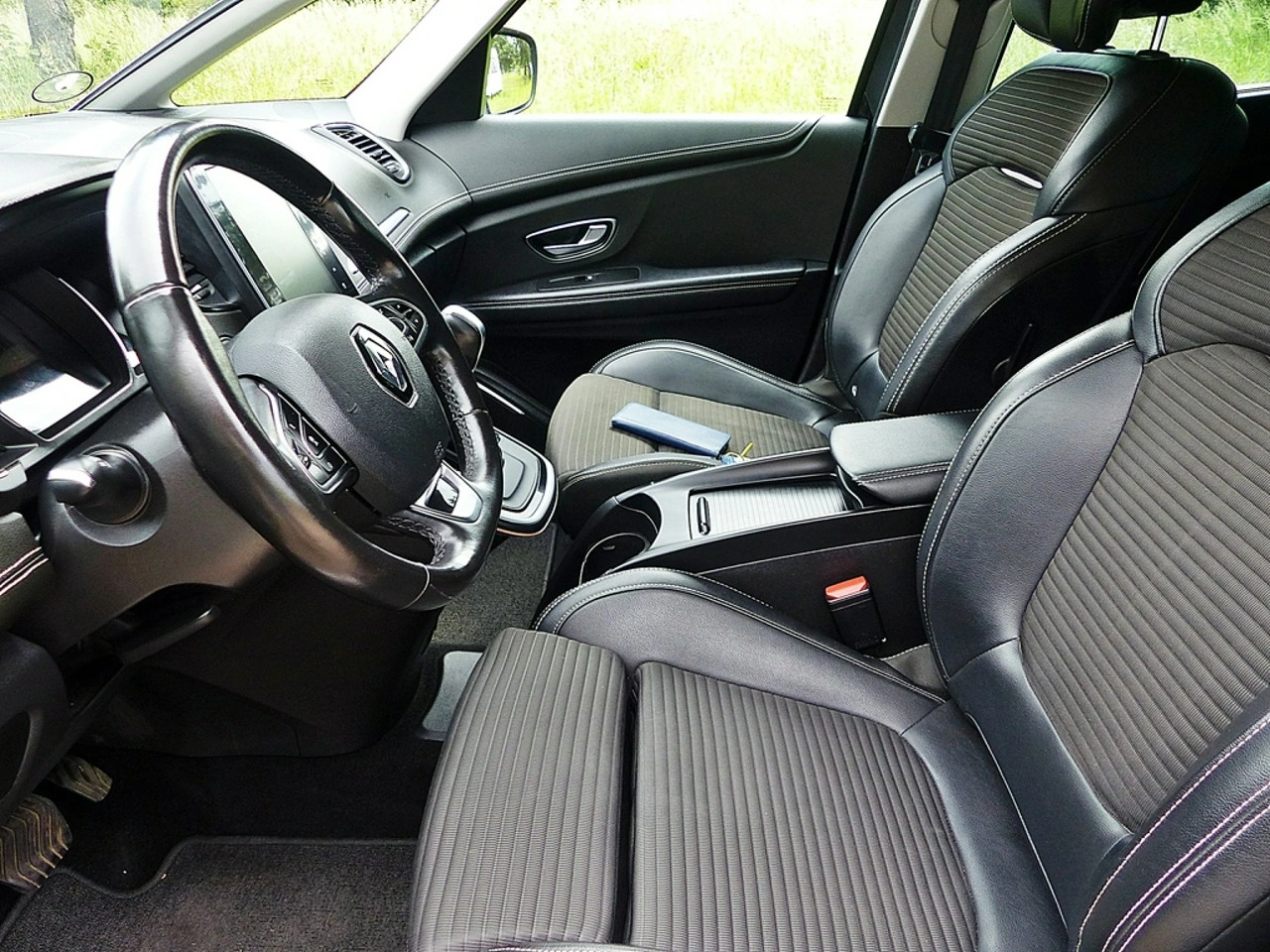 Renault Grand Scenic - Zdjęcie 17