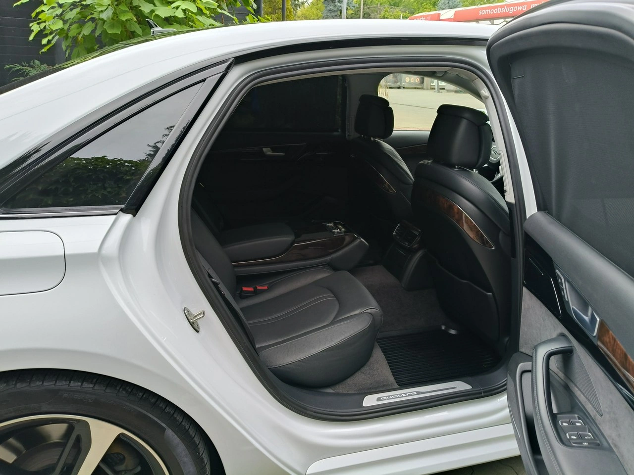 Audi A8 - Zdjęcie 12
