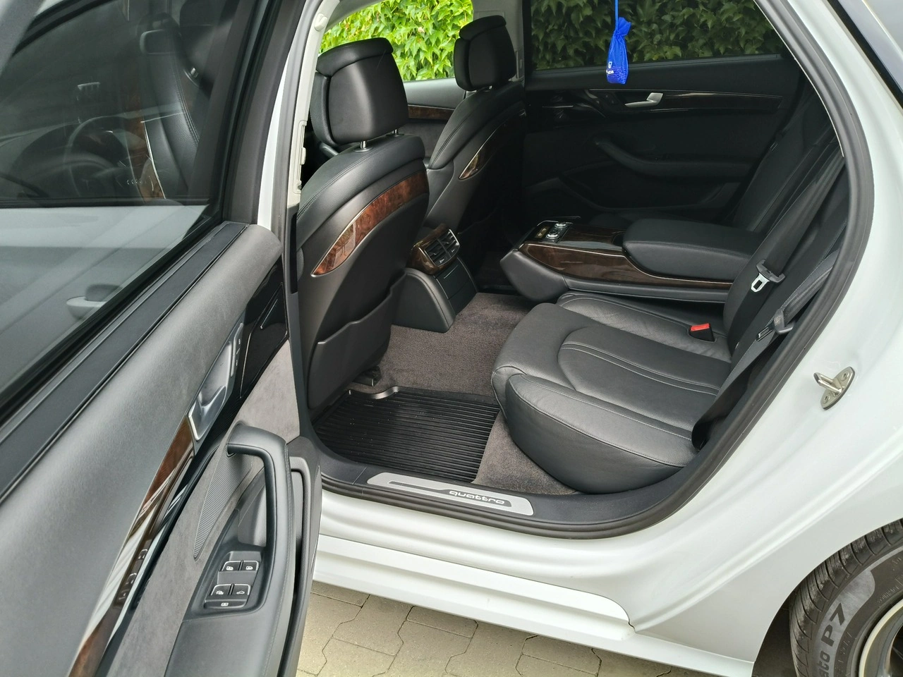 Audi A8 - Zdjęcie 13