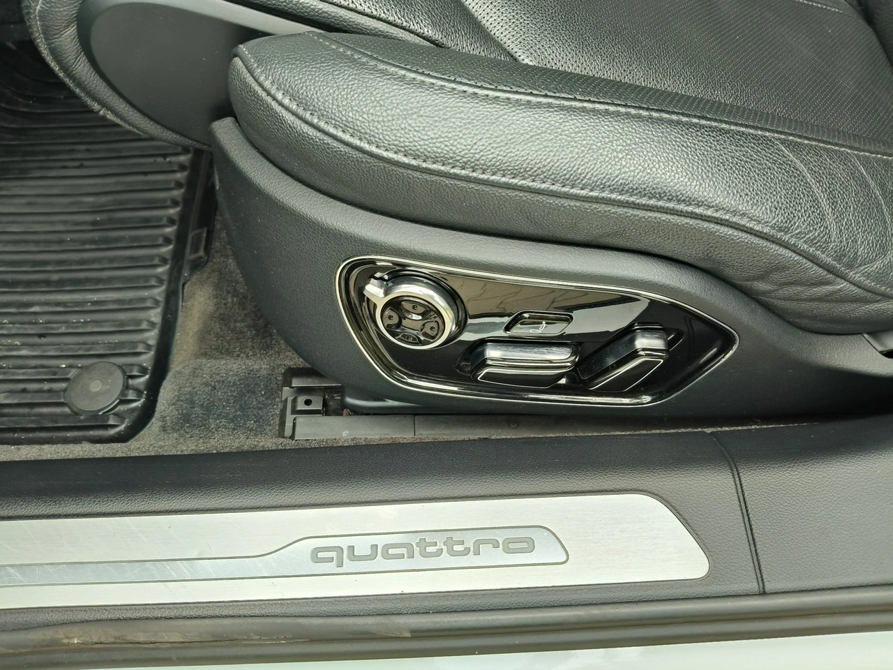 Audi A8 - Zdjęcie 14
