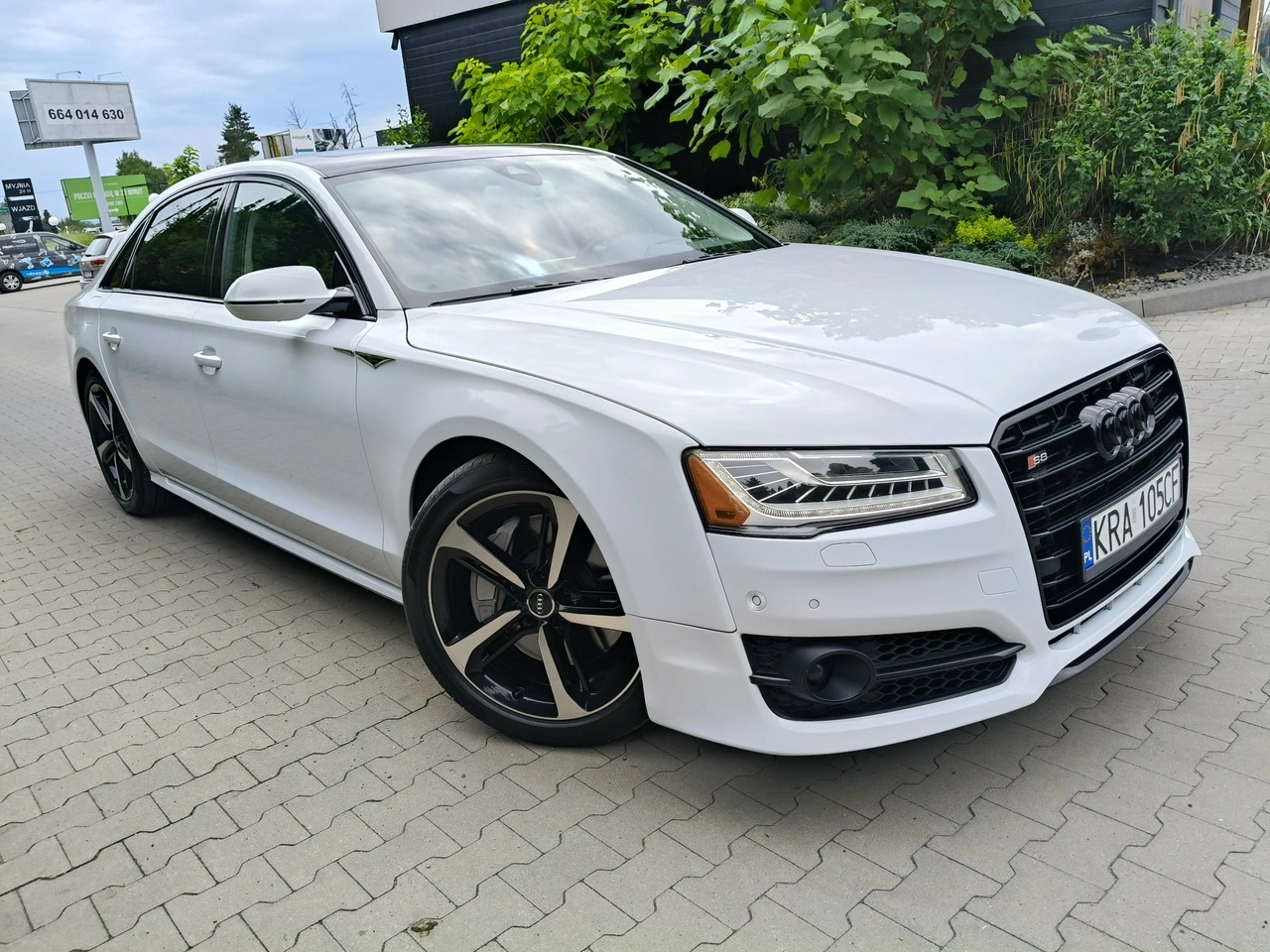 Audi A8 - Zdjęcie 17