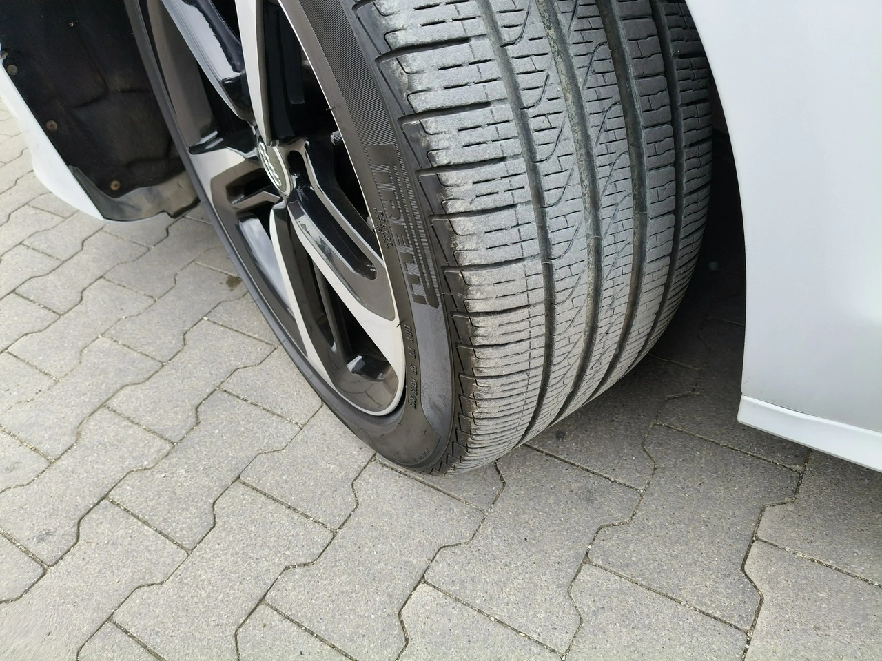 Audi A8 - Zdjęcie 20