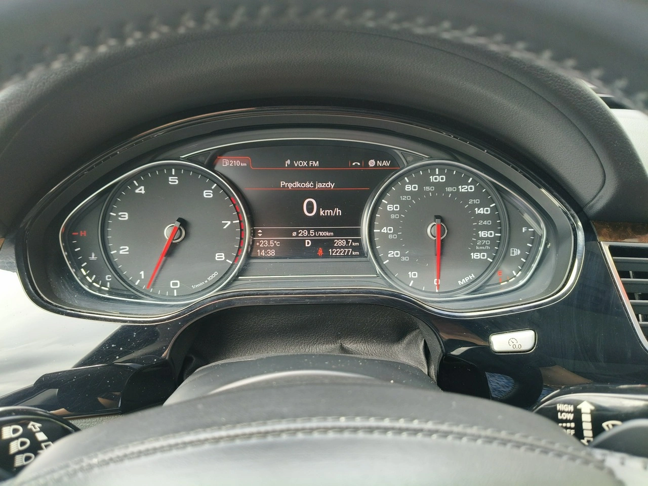 Audi A8 - Zdjęcie 28