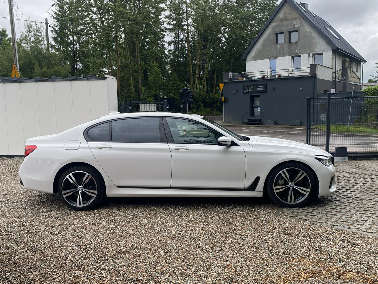 BMW 750 - Zdjęcie 2