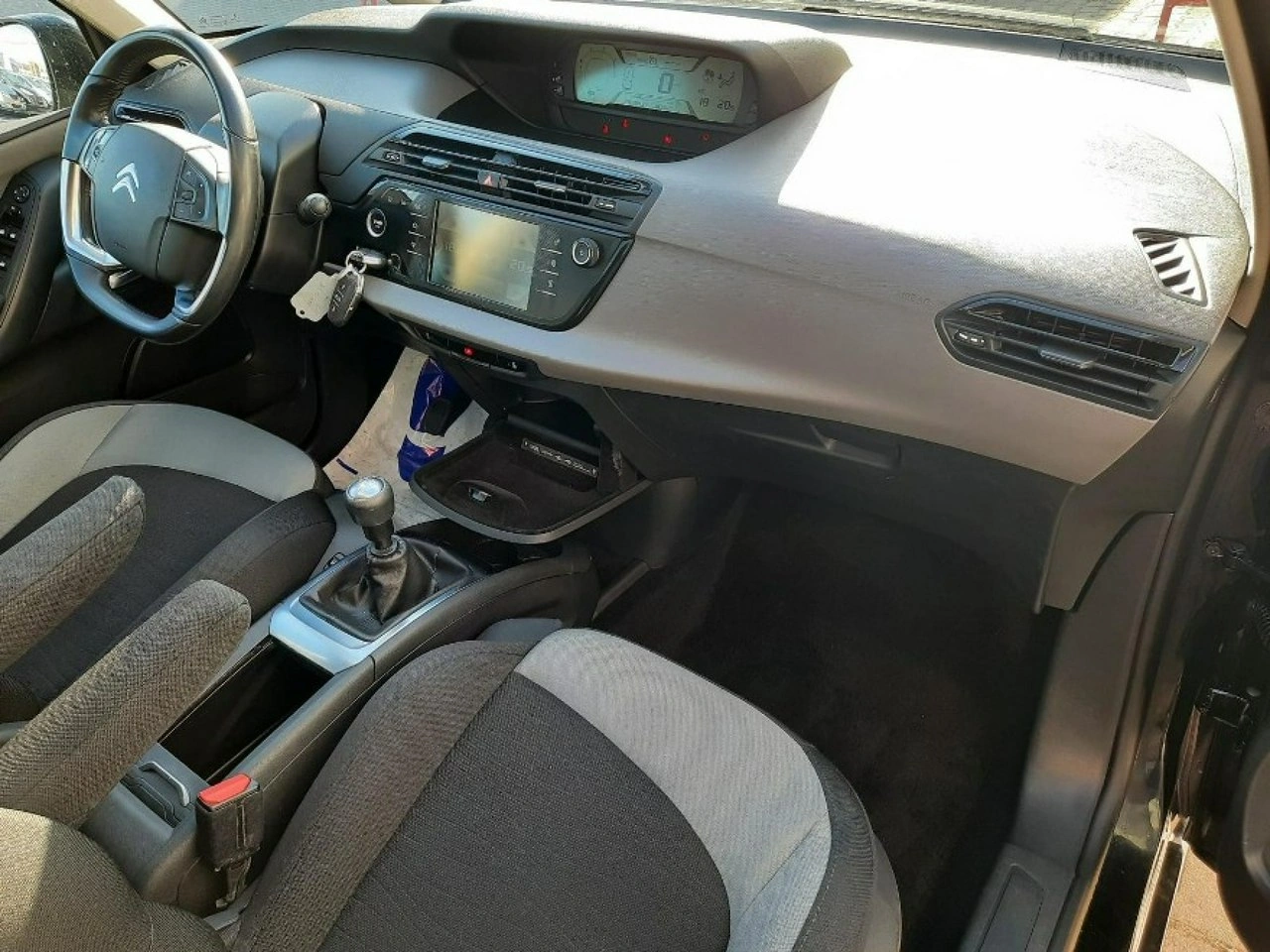 Citroën C4 Picasso - Zdjęcie 17