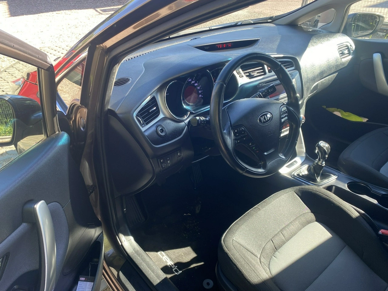 Kia Ceed - Zdjęcie 9