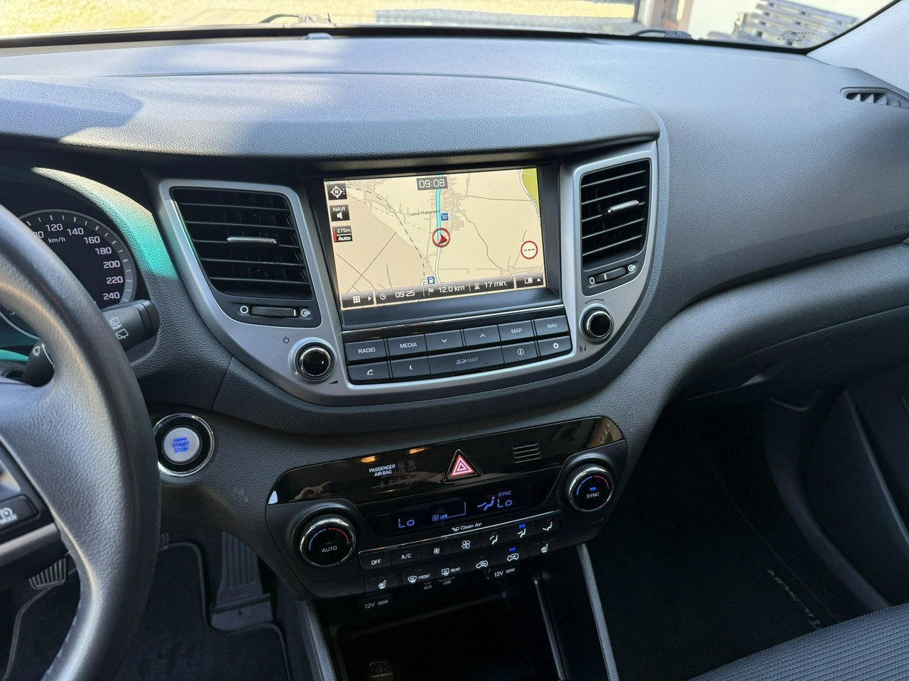 Hyundai Tucson - Zdjęcie 16