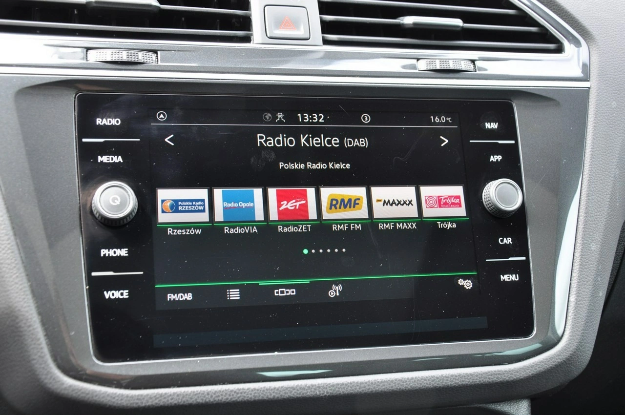 Volkswagen Tiguan - Zdjęcie 17