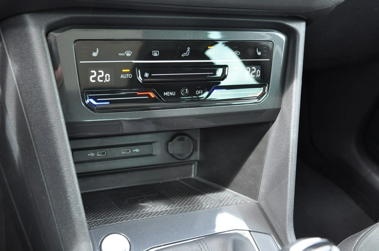 Volkswagen Tiguan - Zdjęcie 24