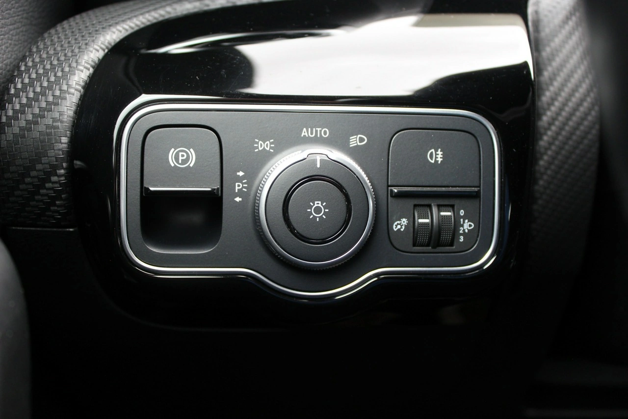 Mercedes CLA 180 - Zdjęcie 22