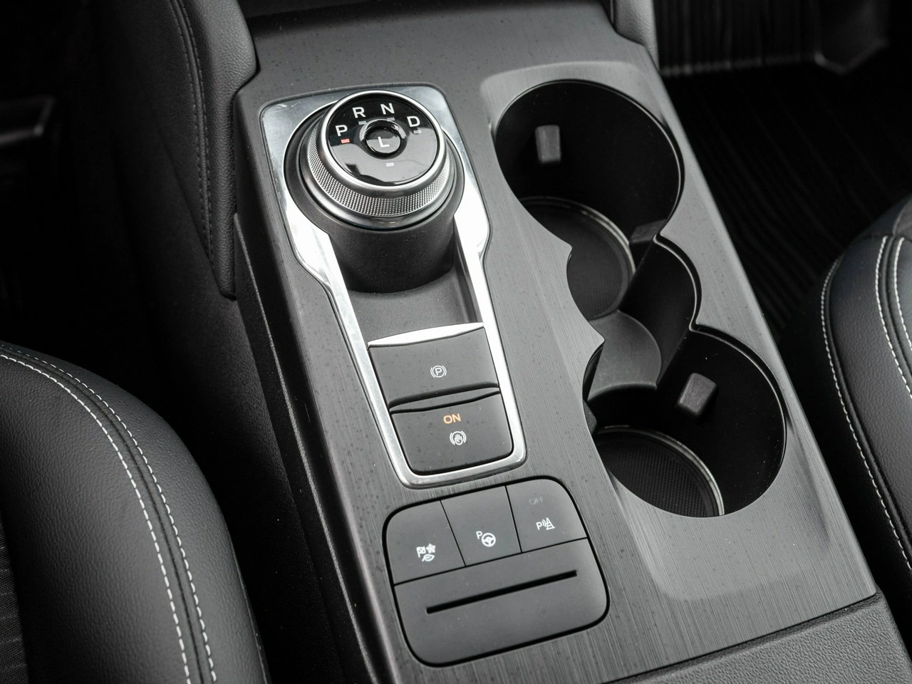 Ford Kuga - Zdjęcie 14