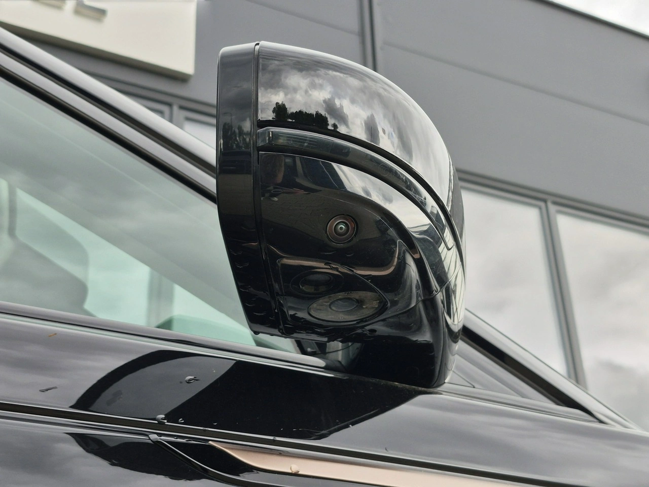 Land Rover Range Rover Velar - Zdjęcie 12