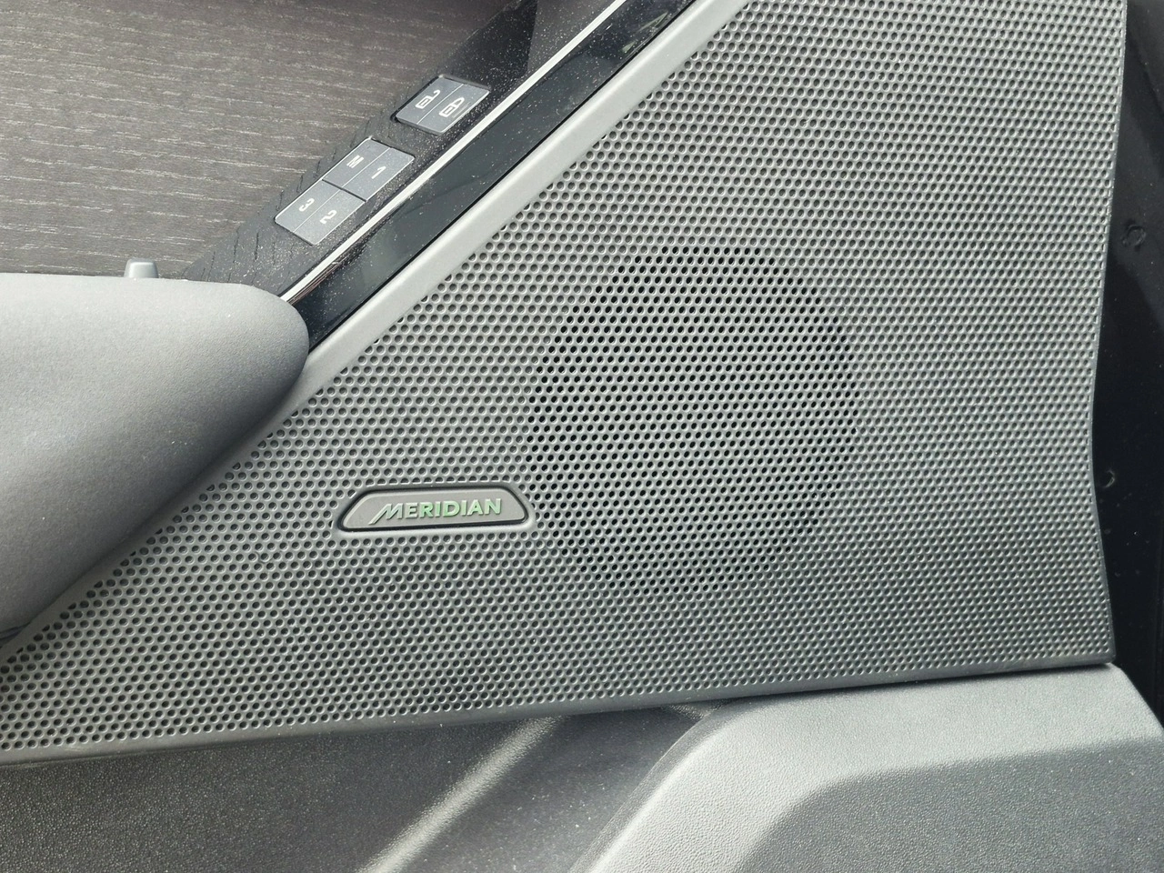 Land Rover Range Rover Velar - Zdjęcie 18