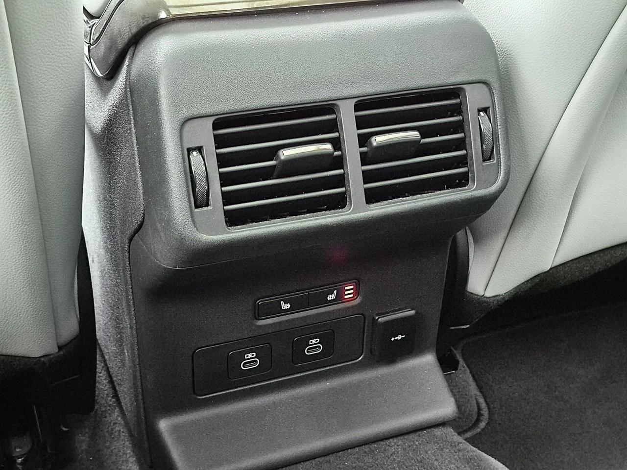 Land Rover Range Rover Velar - Zdjęcie 25