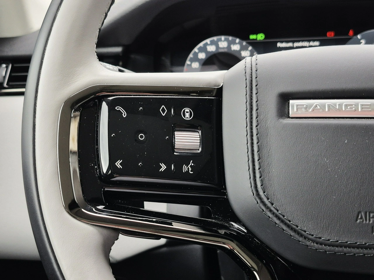 Land Rover Range Rover Velar - Zdjęcie 29