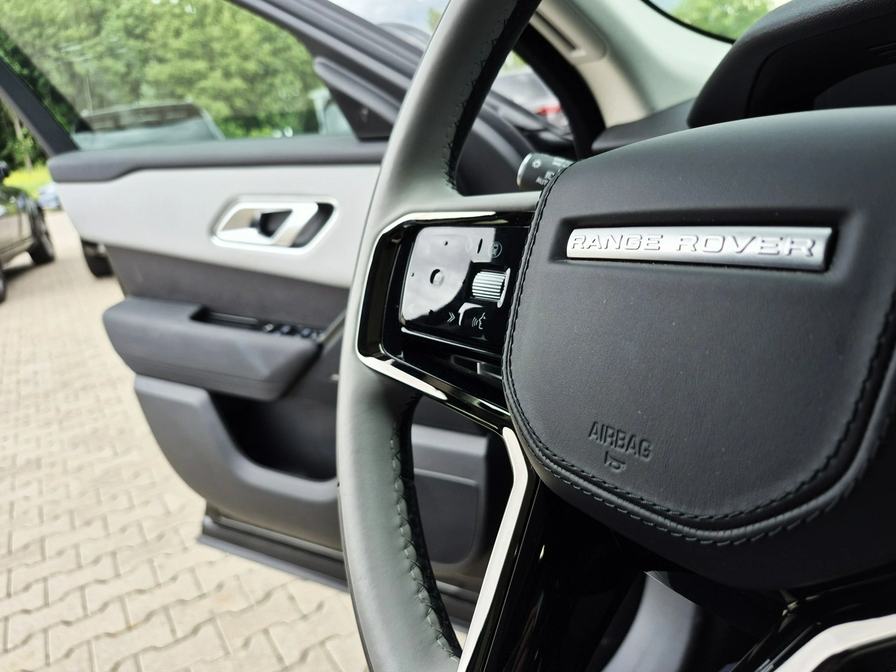 Land Rover Range Rover Velar - Zdjęcie 38