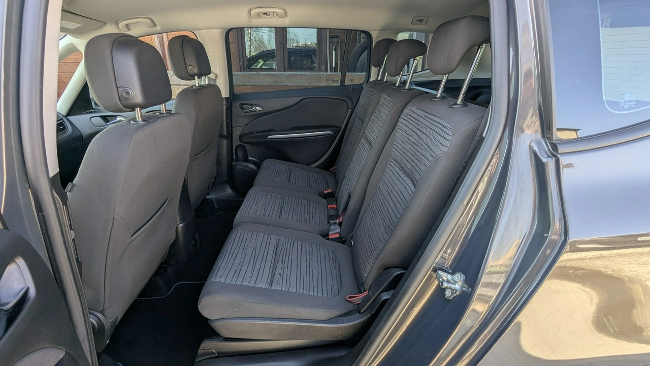 Opel Zafira - Zdjęcie 13