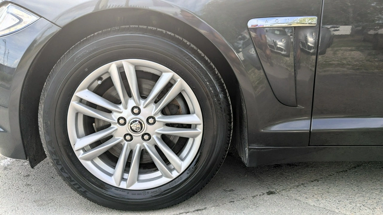 Jaguar XF - Zdjęcie 30