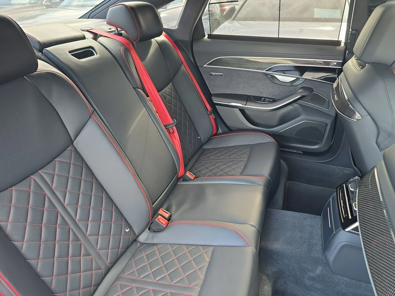 Audi S8 - Zdjęcie 10