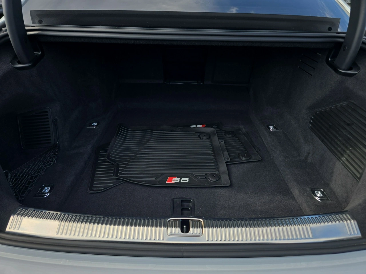 Audi S8 - Zdjęcie 14