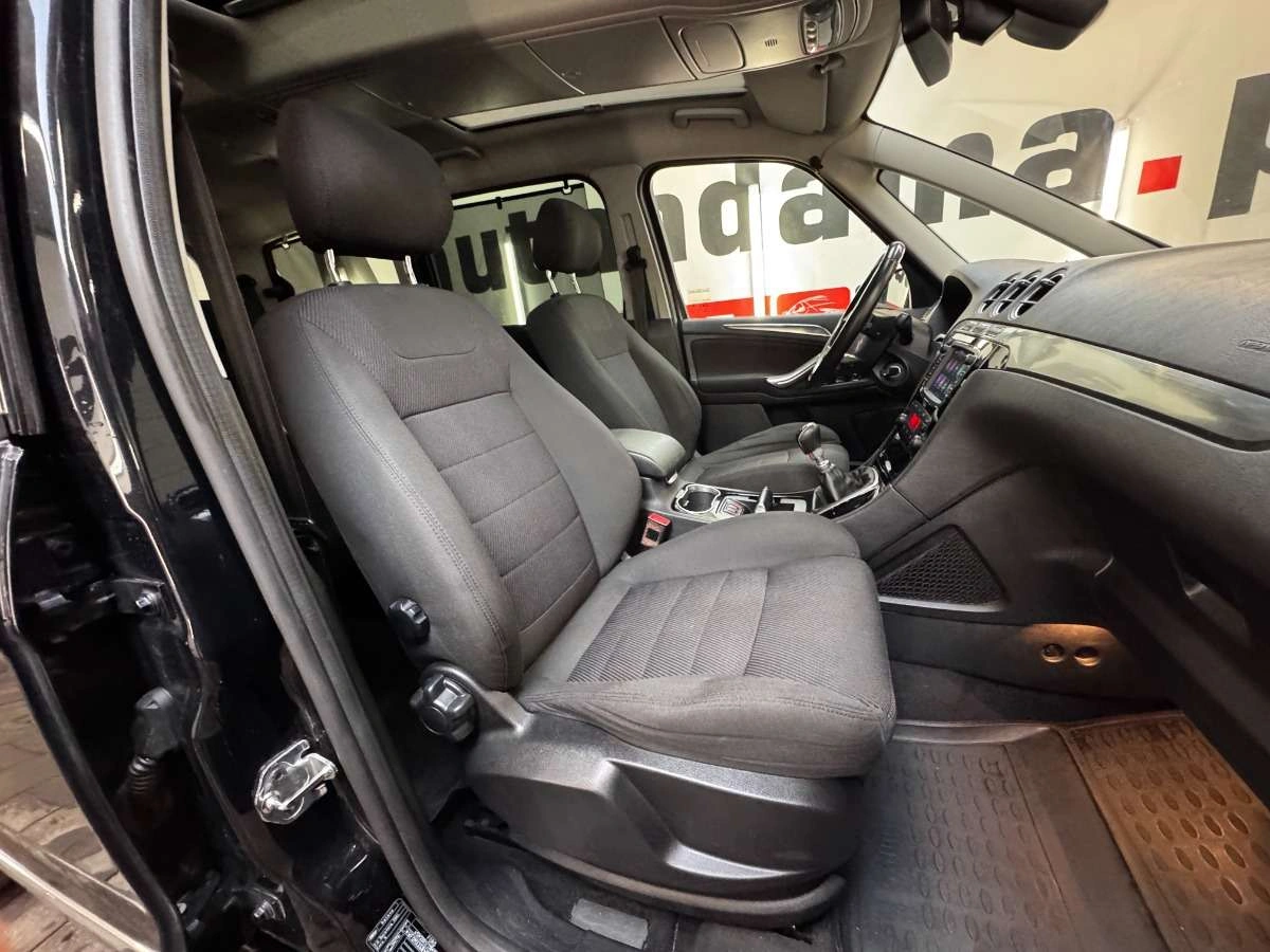 Ford Galaxy - Zdjęcie 37