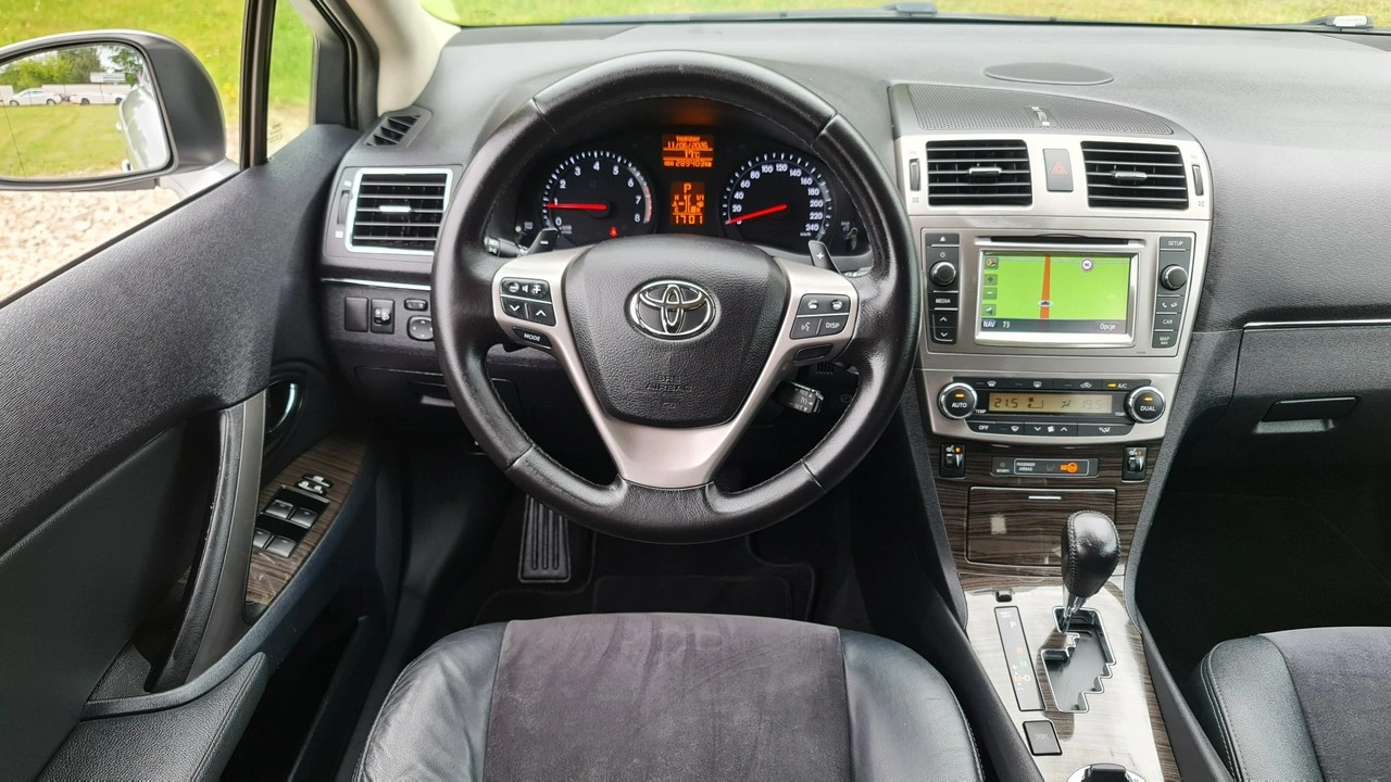 Toyota Avensis - Zdjęcie 15