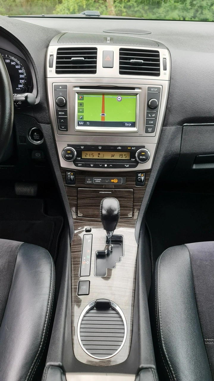 Toyota Avensis - Zdjęcie 19