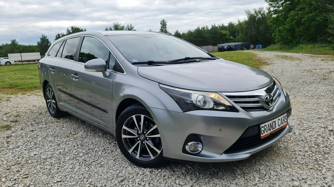 Toyota Avensis - Zdjęcie 2