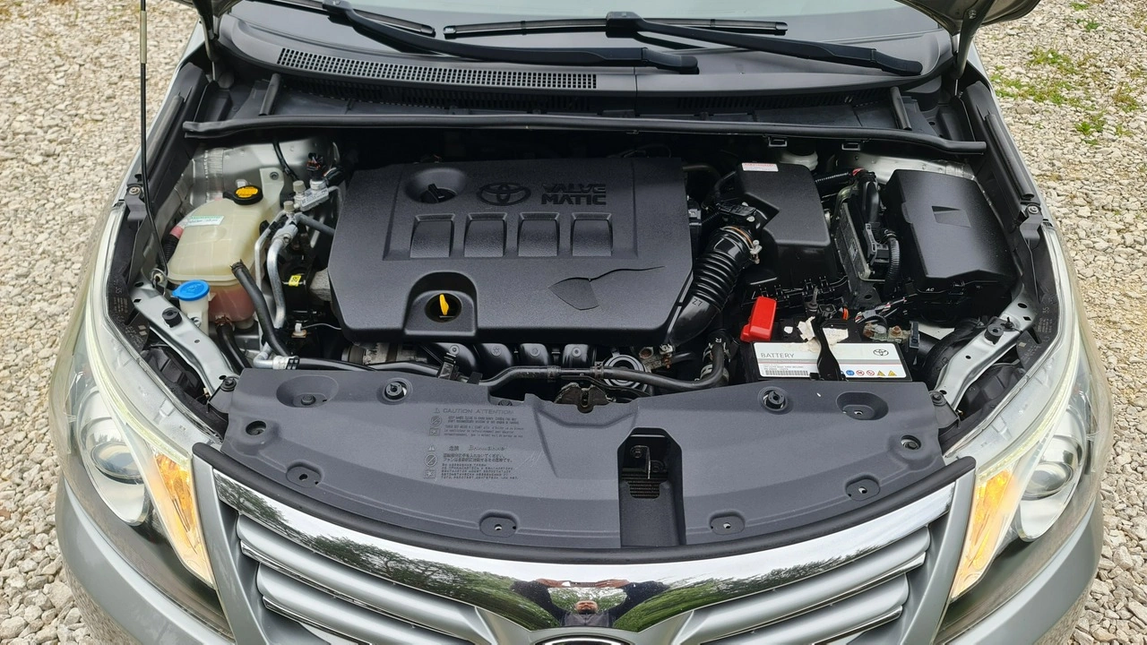 Toyota Avensis - Zdjęcie 30