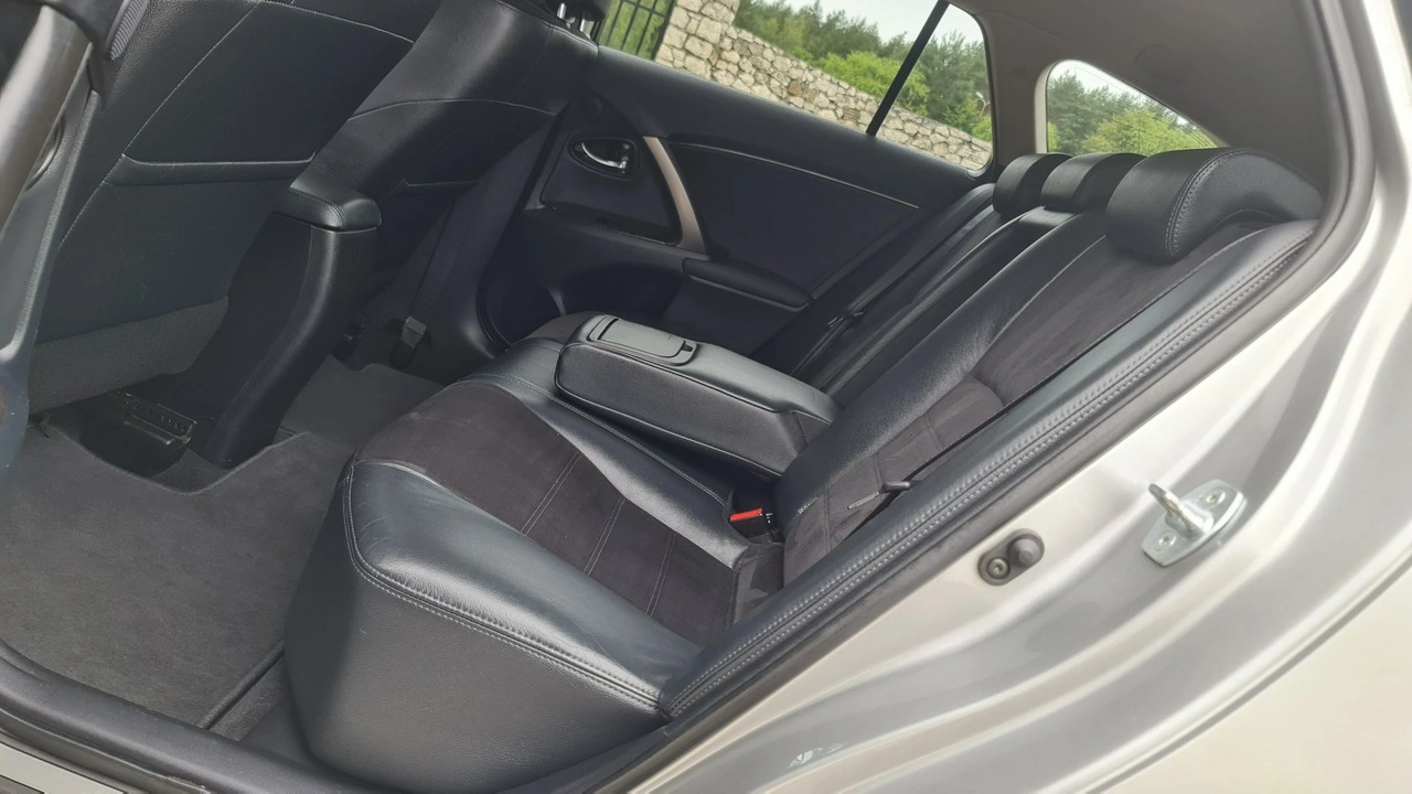 Toyota Avensis - Zdjęcie 7