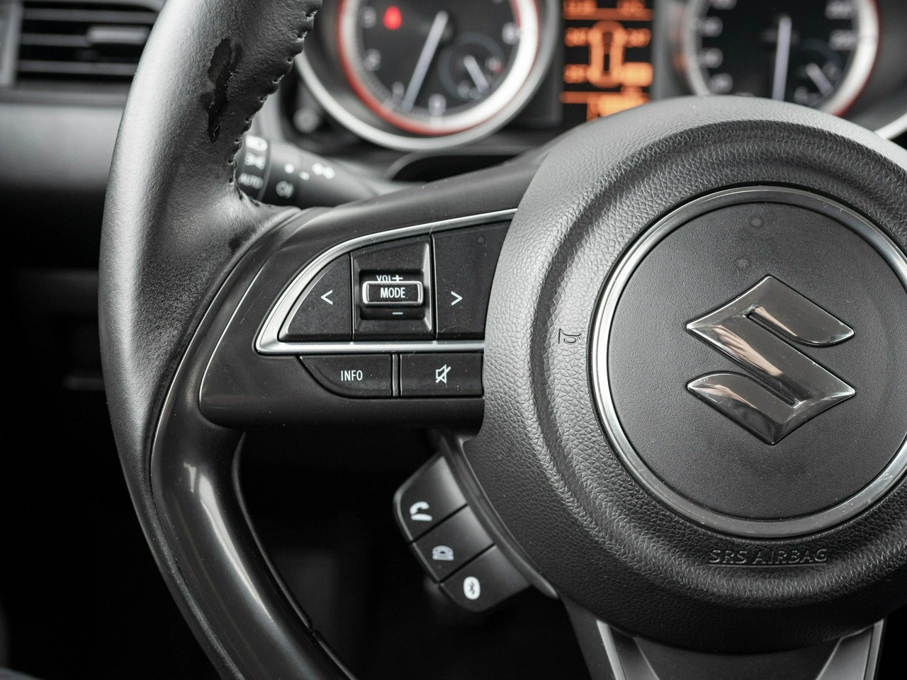 Suzuki Swift - Zdjęcie 11