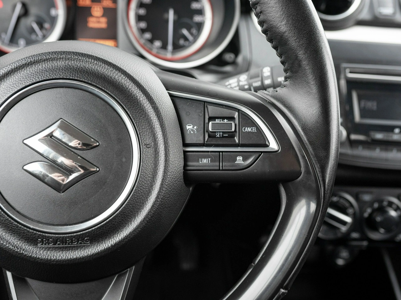 Suzuki Swift - Zdjęcie 12